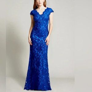 NWT Tadashi Shoji Creighton Embroidered Tulle Gown - Size 8